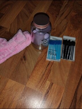 Makeup Sponge Set with Headband and Disposable Lash Wands